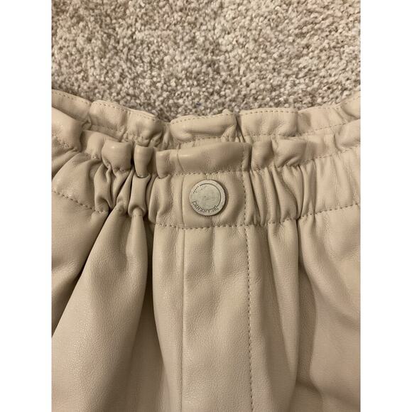 BlankNYC Tan Paperbag High Waist Faux Leather Shorts, 26 - Picture 5 of 7